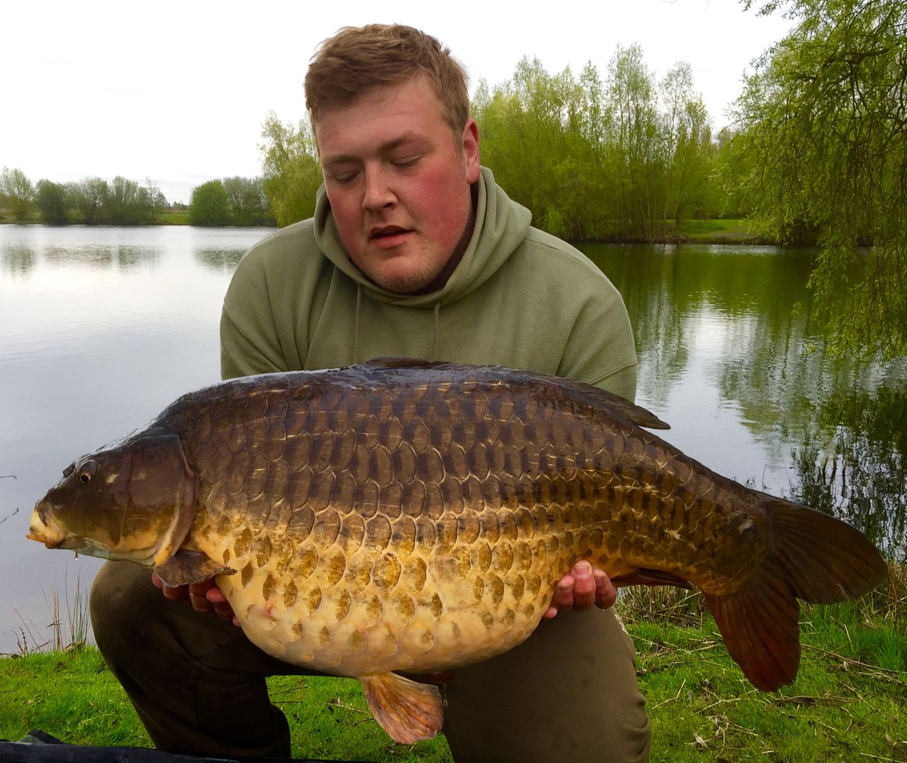 26th April Reece Carpenter 32lb 12oz from Sandmartin pic2 photo 3212c.jpg