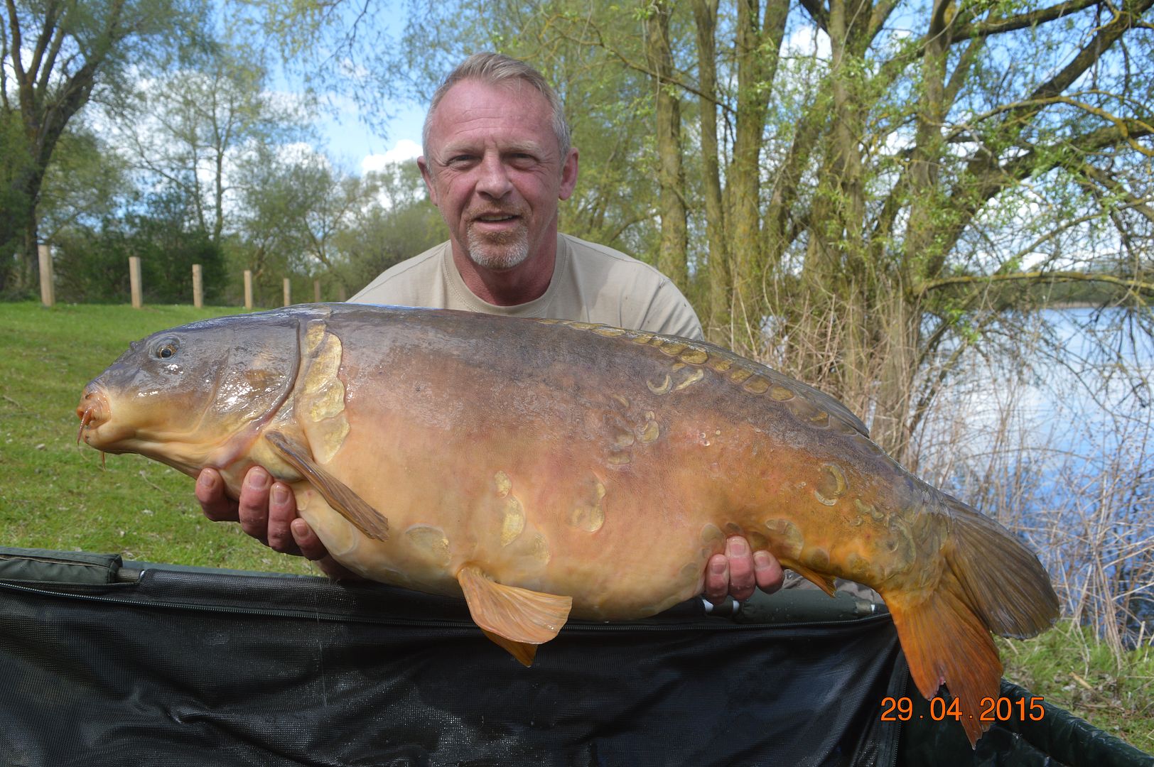 29th April Pat Jordan 36lb 07oz Mirror from Swan Lake photo DSC_0093.jpg