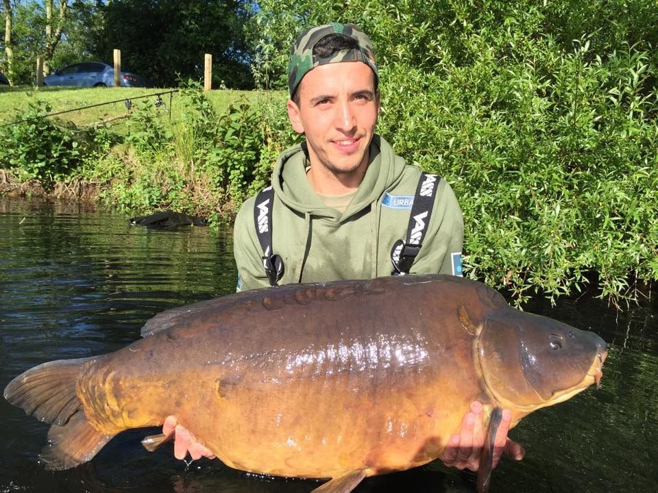 3rd June Juraj Rovnianek 52lb 15oz from Swan Lake pic5 photo 5215c.jpg