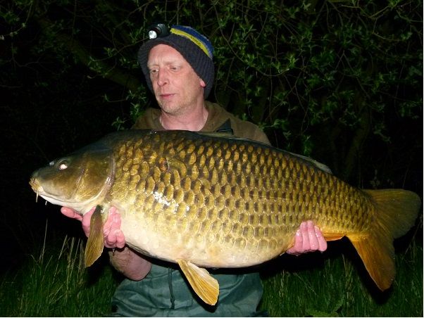 9th May Kev Taylor 42lb from Kingfisher Lake photo 4200.jpg