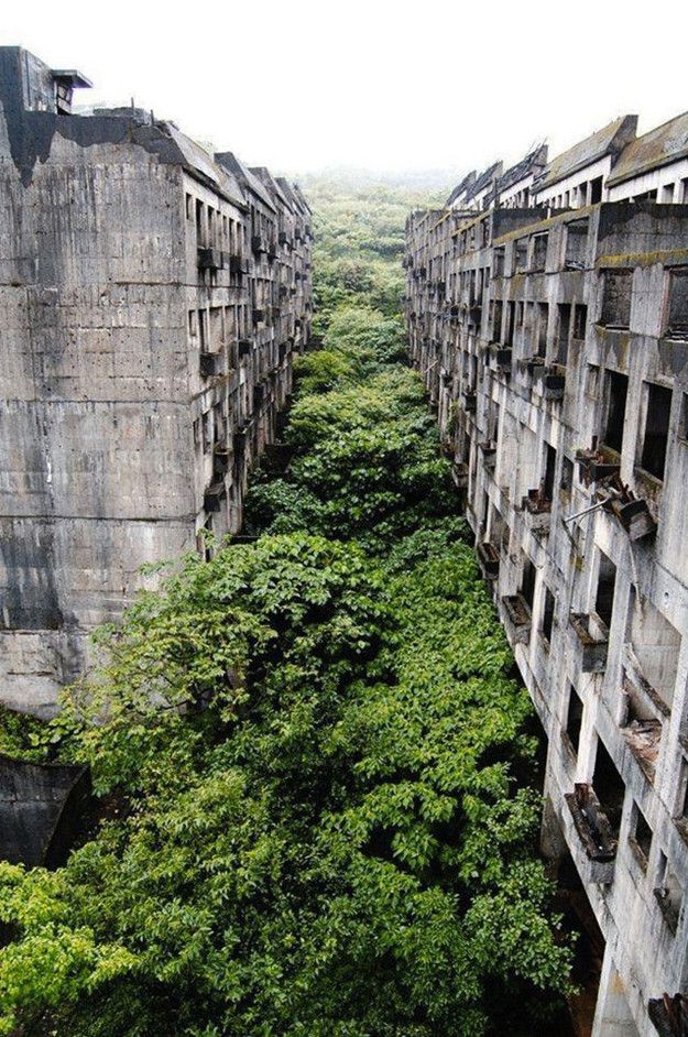 nQu6Mb1 zps5b2c2302 - The Most Beautiful Abandoned Places In The World: