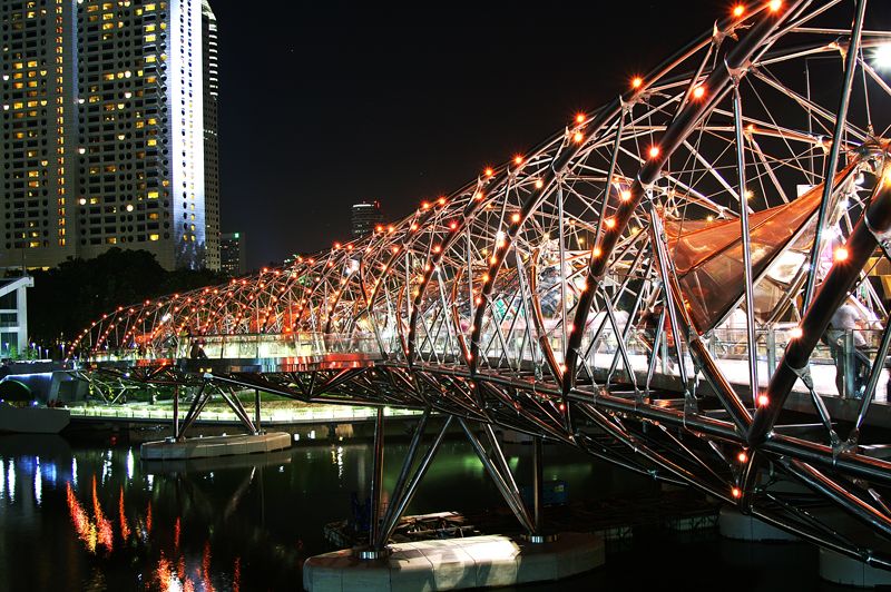 PICT0001 web zps7a2f3b76 - The helix bridge in singapore