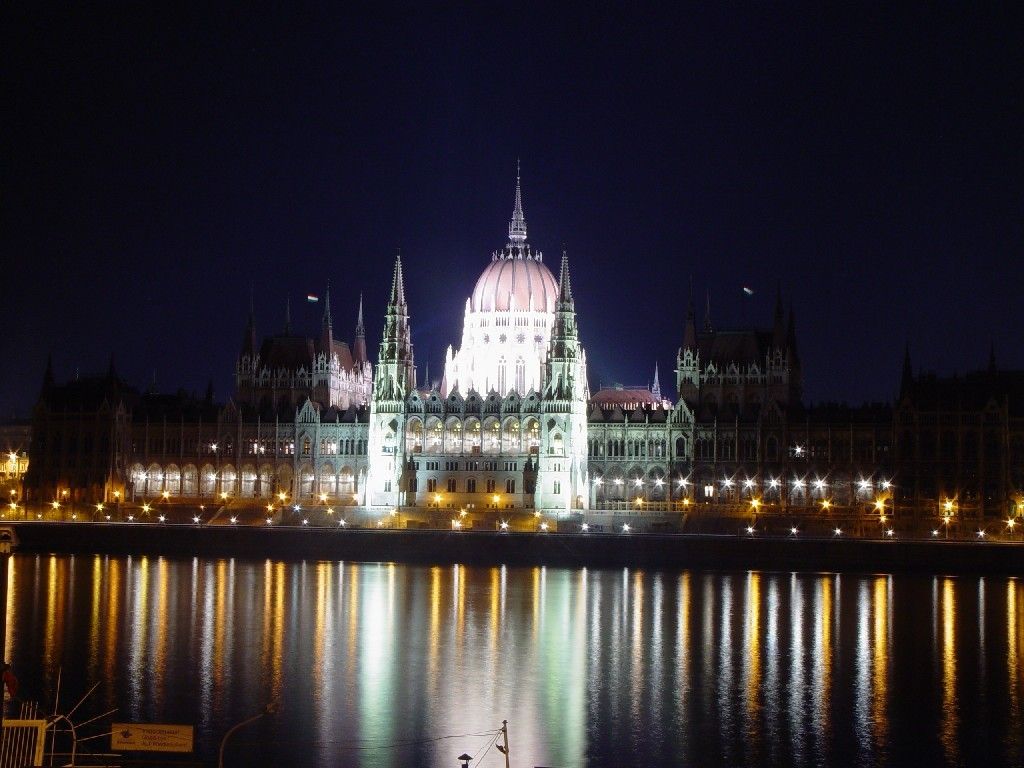 vuelos a budapest1 zps9d2f1be8 - 10 most beautiful cities in the world