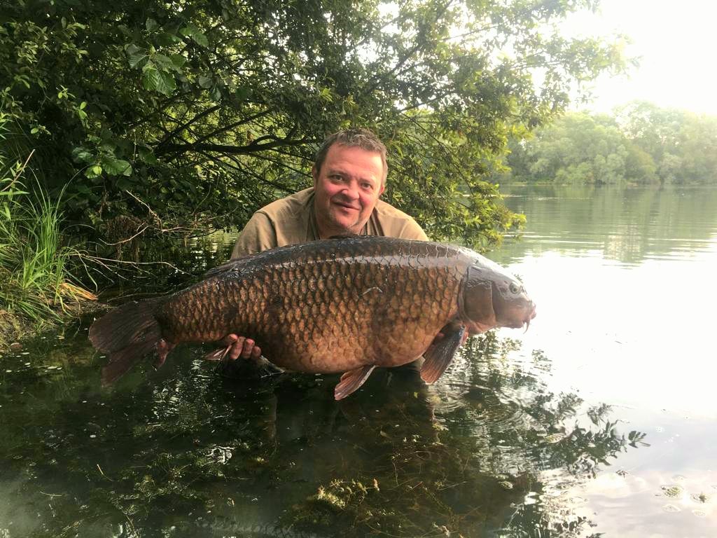 27th July Steve Sewell 42lb 08oz from Kingfisher photo 4208_1.jpg