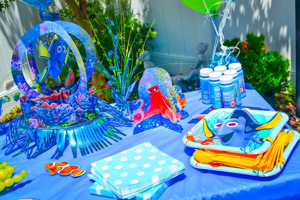 finding dory decorations