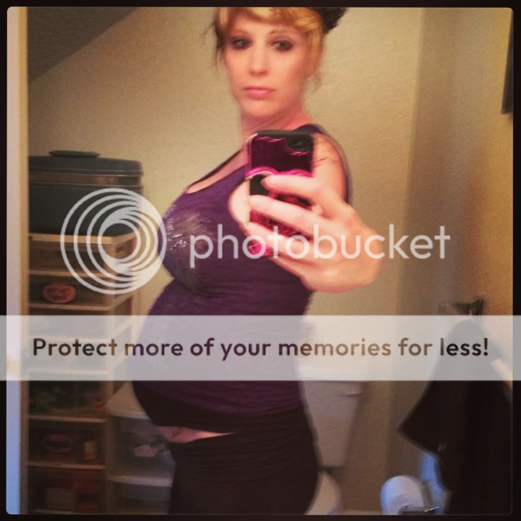 22 week baby bump! BabyCenter
